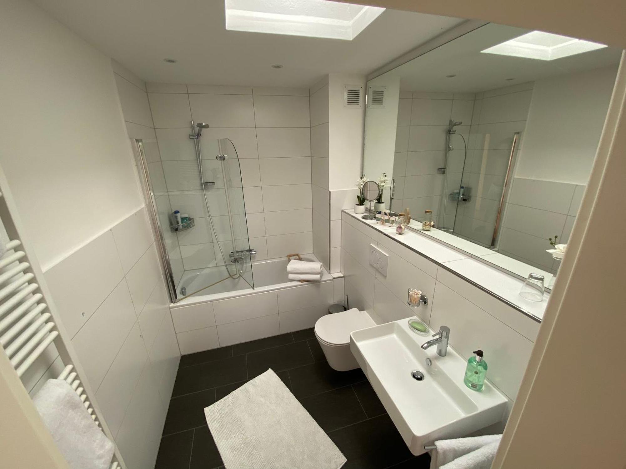 Stilvolle Ferienwohnung Im Zentrum Von Unna Bagian luar foto