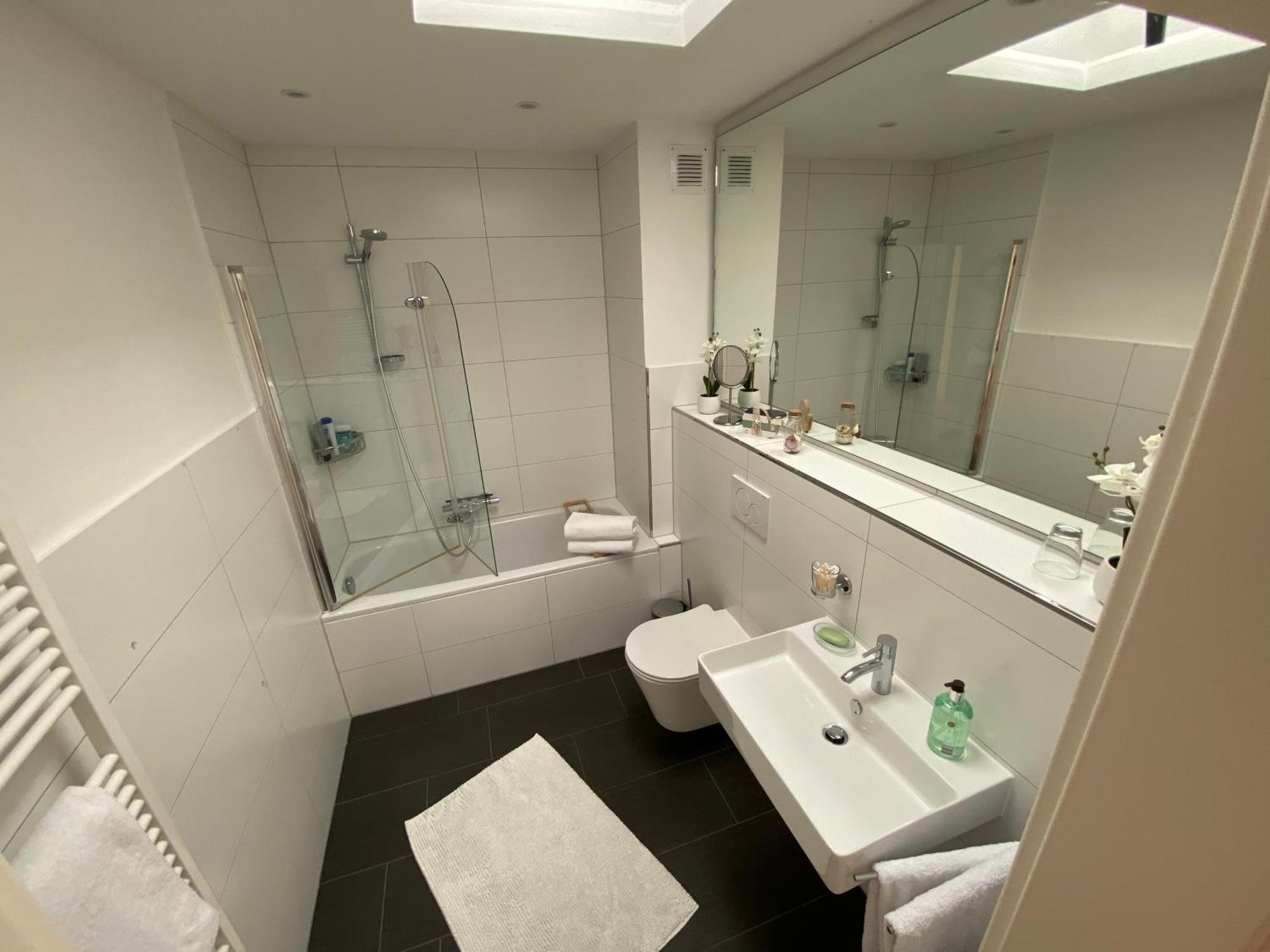 Stilvolle Ferienwohnung Im Zentrum Von Unna Bagian luar foto